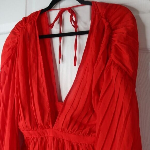 PrettyLittleThing Red Plunge Tie Back Pleated Long Sleeve Romper Women's Size 4 - Picture 11 of 12